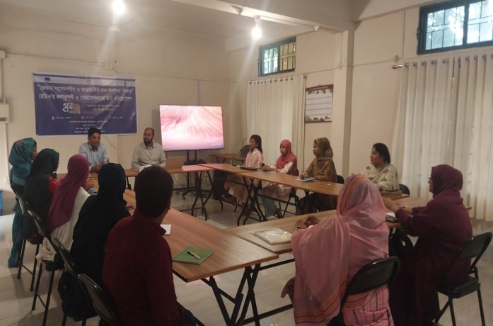 Orientation sessions with community radio personnel
